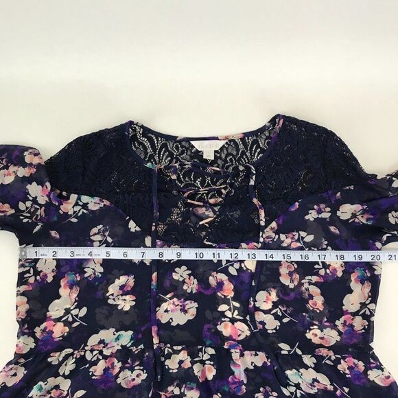Decree Floral Bell Sleeve Blouse Women's Size Large Lace Up Sheer Spring Casual - Picture 7 of 12